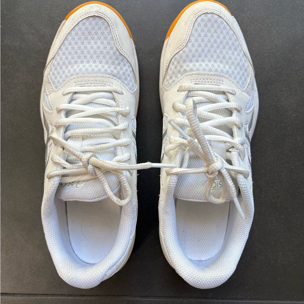 ASICS Women’s Upcourt 6 Volleyball Shoes (Size 7)